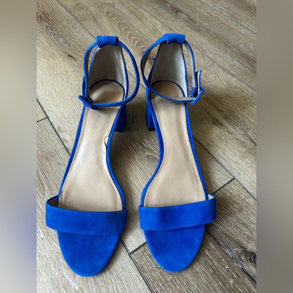 Banana Republic Royal blue sandal 9.5